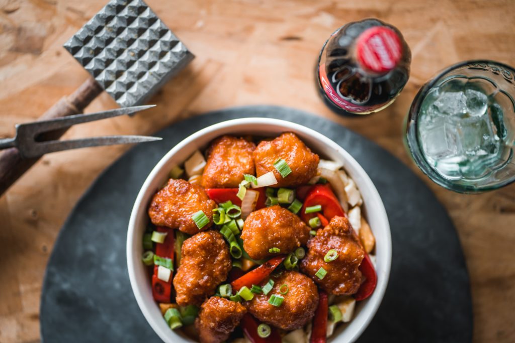 Poutine poulet général Tao